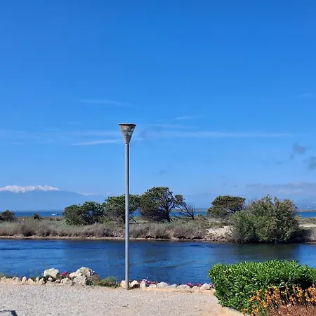 Maisonnette Face A L'etang Dom wakacyjny Leucate
